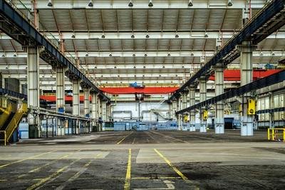 Distribution ERP vs WMS - warehouse floor Distribution ERP vs WMS - warehouse floor
